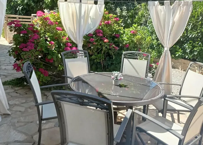 Βίλα La Graviere *